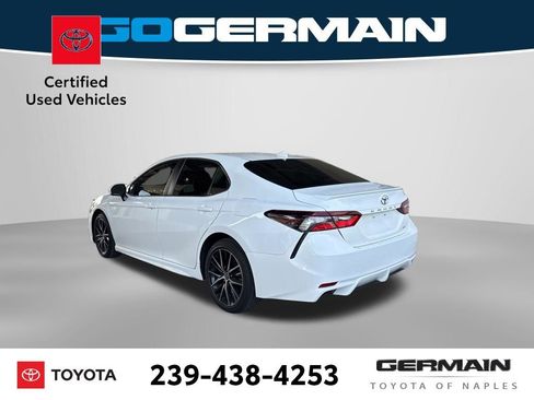 Used 2024 Toyota Camry SE w/ Cold Weather Package FWD image 4