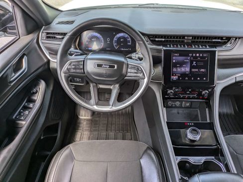 Used 2023 Jeep Grand Cherokee L Laredo AWD/4WD image 18