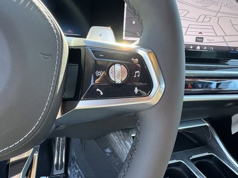 New 2025 BMW 750e xDrive w/ Premium Package image 19