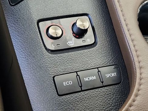 Used 2013 Toyota Avalon XLE Touring FWD image 12