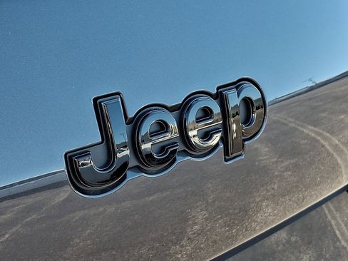 Certified 2025 Jeep Grand Cherokee L Altitude image 29