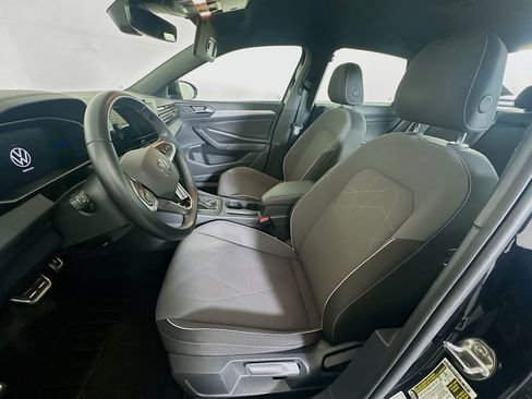 Used 2025 Volkswagen Jetta Sport image 13