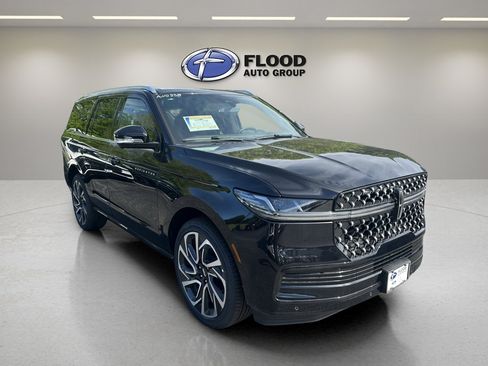 New 2026 Lincoln Navigator Black Label AWD/4WD image 1