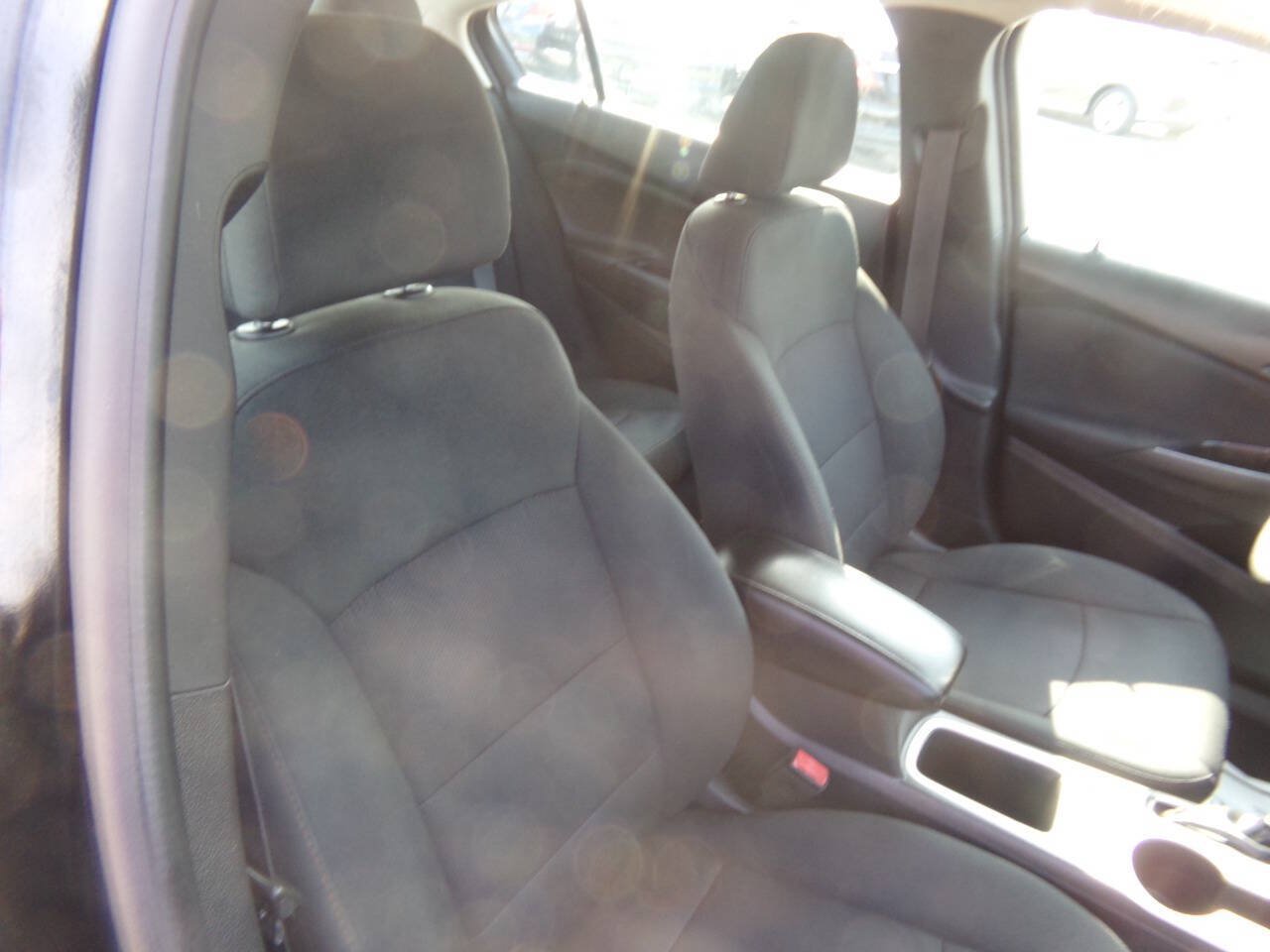 Used 2017 Chevrolet Cruze LS FWD image 26