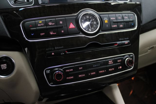 Used 2014 Kia Cadenza Premium w/ Technology Package FWD image 16