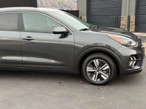 Used 2022 Kia Niro LXS image 5