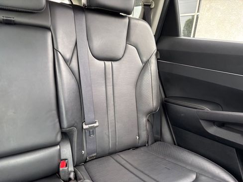 Used 2024 Kia Sorento S FWD image 39