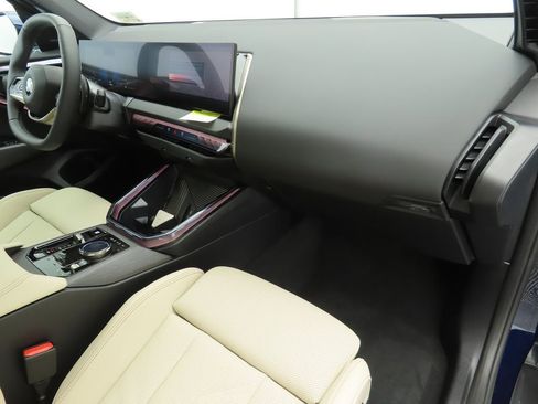 Used 2025 BMW X3 xDrive30i w/ Premium Package image 18