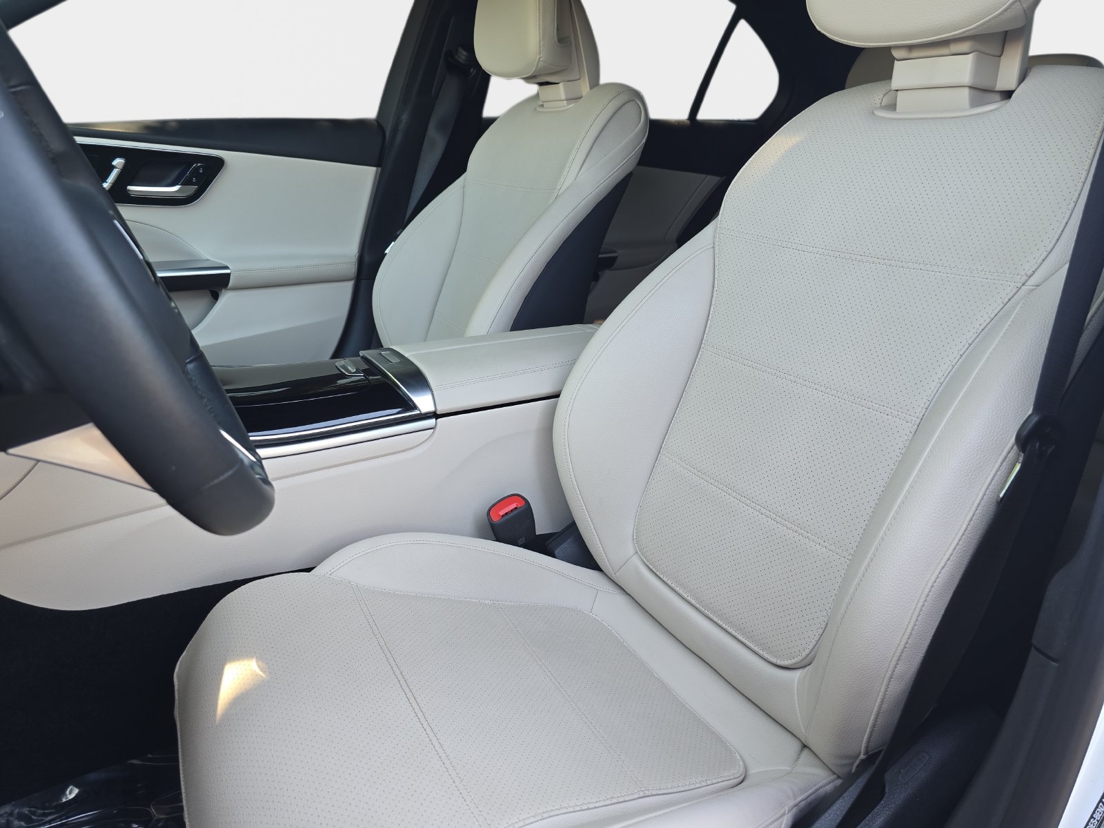 Used 2024 Mercedes-Benz C 300 Sedan image 19