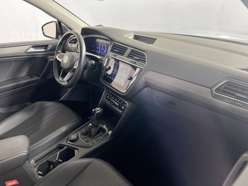Used 2022 Volkswagen Tiguan SE image 28