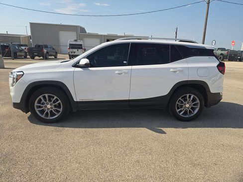 Used 2023 GMC Terrain SLT AWD/4WD image 6