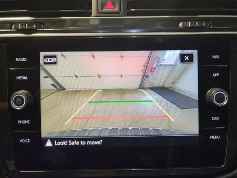 Used 2022 Volkswagen Tiguan SEL R-Line image 28