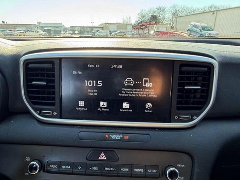 Used 2020 Kia Sportage LX image 12