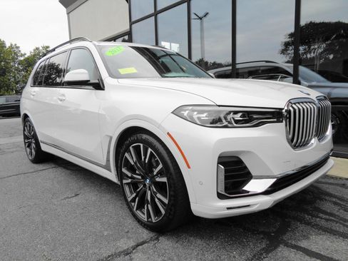 Used 2022 BMW X7 xDrive40i w/ Executive Package AWD/4WD image 3