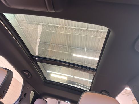 Used 2018 Chevrolet Equinox Premier image 15