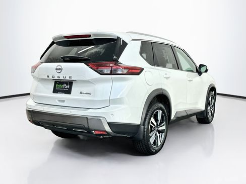 Used 2024 Nissan Rogue SL AWD/4WD image 9