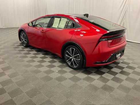 Used 2024 Toyota Prius XLE AWD/4WD image 4