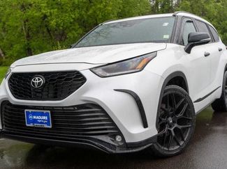 Used 2022 Toyota Highlander XSE w/ Protection Package #3 (TMS) AWD/4WD video 1