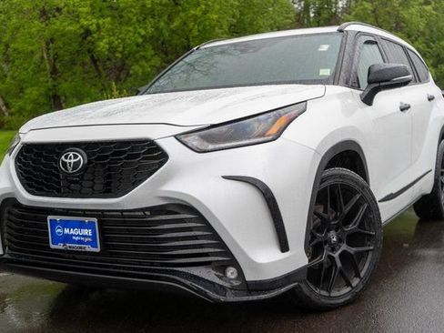 Used 2022 Toyota Highlander XSE w/ Protection Package #3 (TMS) AWD/4WD image 1