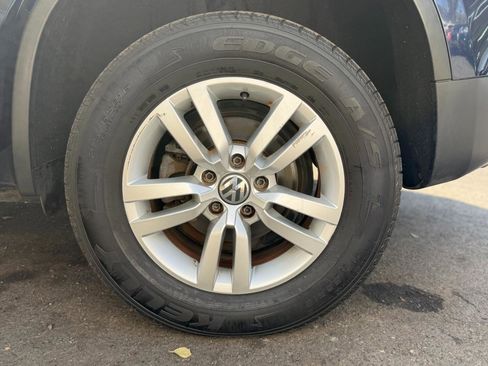 Used 2016 Volkswagen Tiguan S image 46