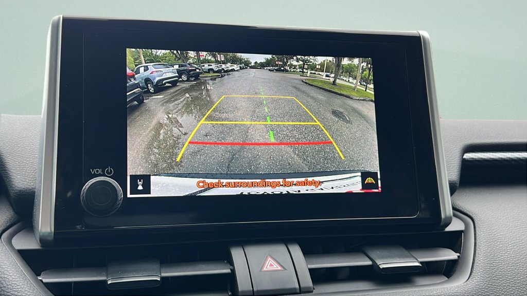 Used 2024 Toyota RAV4 XLE AWD/4WD image 17
