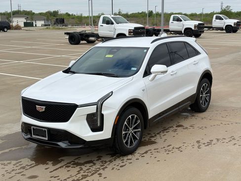 Certified 2025 Cadillac XT4 Sport w/ Cold Weather Package image 11