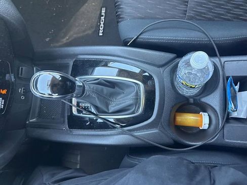 Used 2018 Nissan Rogue S AWD/4WD image 10