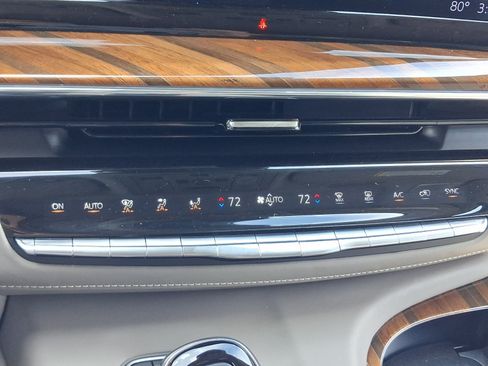 Used 2024 Cadillac Escalade Sport Platinum w/ LPO, ONYX Package AWD/4WD image 17