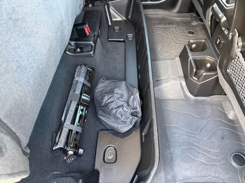 Used 2024 Jeep Gladiator Mojave image 35