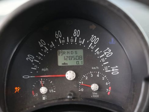Used 2005 Volkswagen Beetle GL FWD image 37