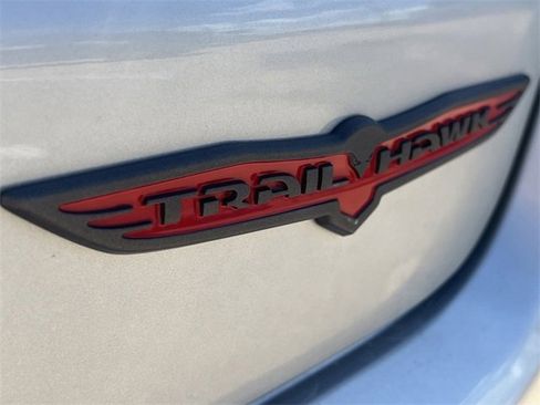 Used 2024 Jeep Compass Trailhawk image 14