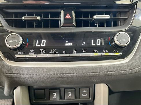 Used 2024 Toyota Corolla Cross XLE w/ Convenience Package image 16