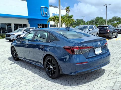 Used 2025 Honda Civic Sport image 12