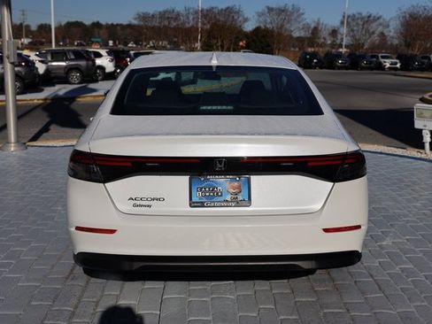 Used 2023 Honda Accord EX image 4