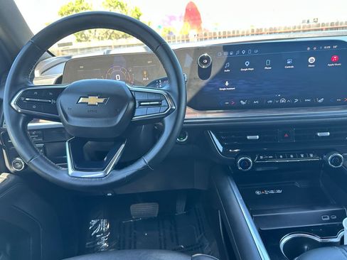 Used 2025 Chevrolet Tahoe LT RWD image 12