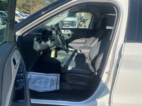 New 2026 Ford Explorer Active w/ Active Comfort Package image 9