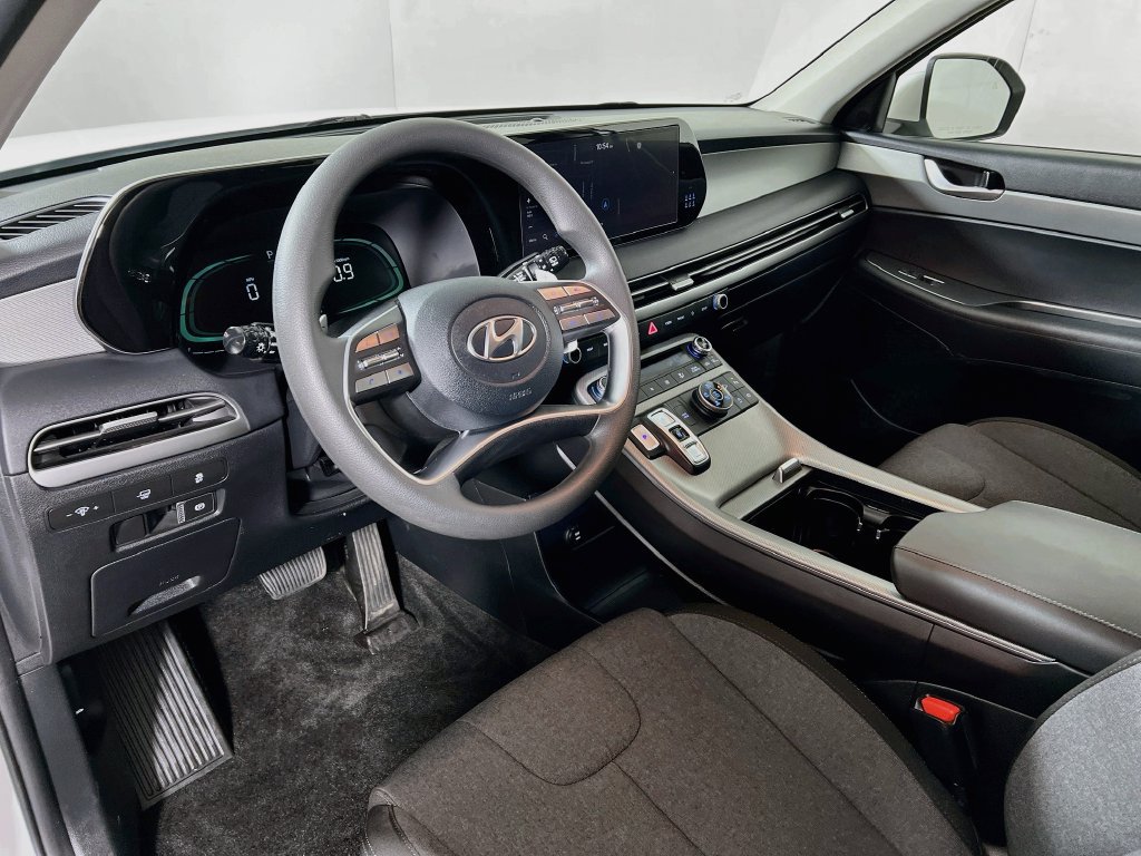 Used 2025 Hyundai Palisade SE AWD/4WD image 9