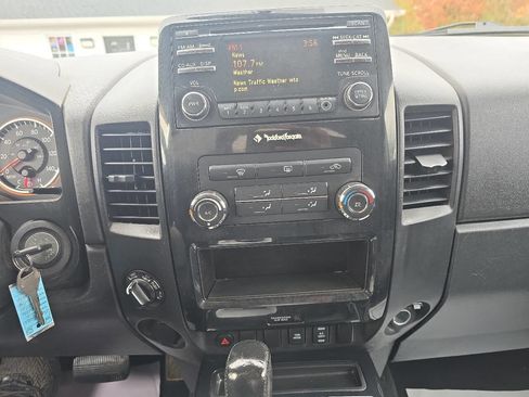 Used 2014 Nissan Titan SV w/ SV Premium Utility Package image 18