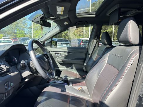 Used 2021 Honda Pilot Black Edition image 7