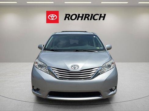 Used 2015 Toyota Sienna XLE w/ XLE Navigation Package AWD/4WD image 2