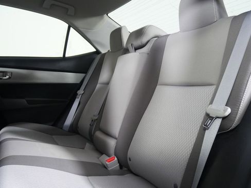 Used 2018 Toyota Corolla LE image 16