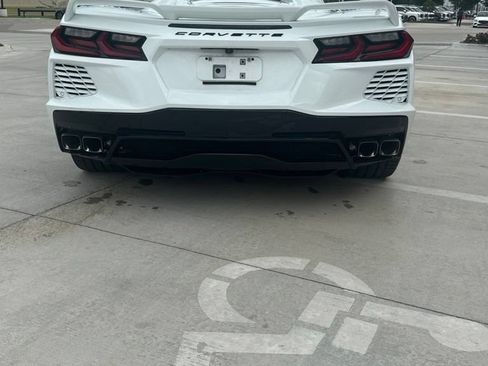 Used 2022 Chevrolet Corvette Stingray Premium Conv w/ Z51 Performance Package RWD image 5