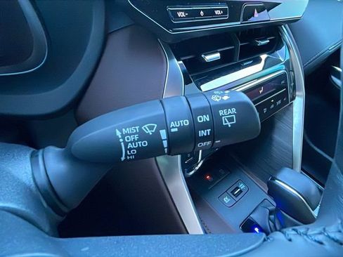 Used 2024 Toyota Venza Limited AWD/4WD image 26