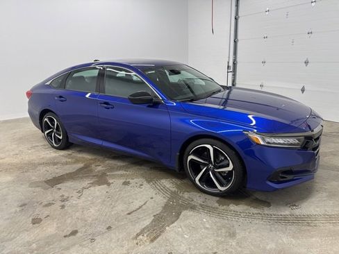 Used 2022 Honda Accord Sport image 3