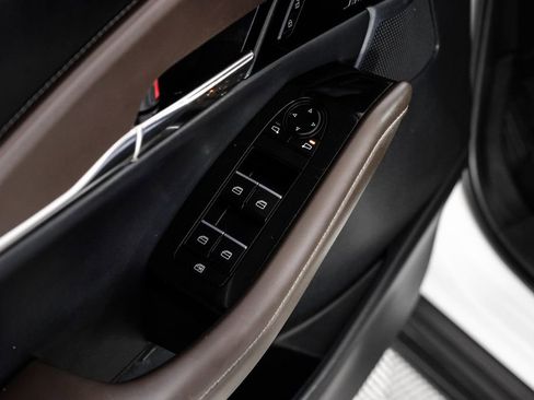 Used 2021 MAZDA CX-30 FWD 2.5 S w/ Premium Package image 43