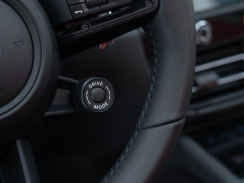 New 2026 Porsche Macan S image 31