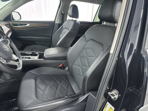 Used 2025 Volkswagen Atlas SE AWD/4WD image 10