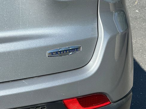 Used 2018 Jeep Compass Latitude w/ Trailer Tow Group image 26