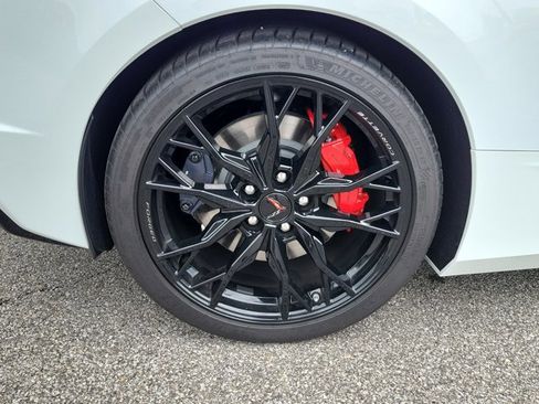 Used 2024 Chevrolet Corvette Stingray Preferred Cpe w/ Z51 Performance Package RWD image 7