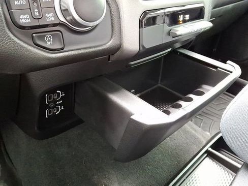 Used 2020 RAM 1500 Big Horn image 24